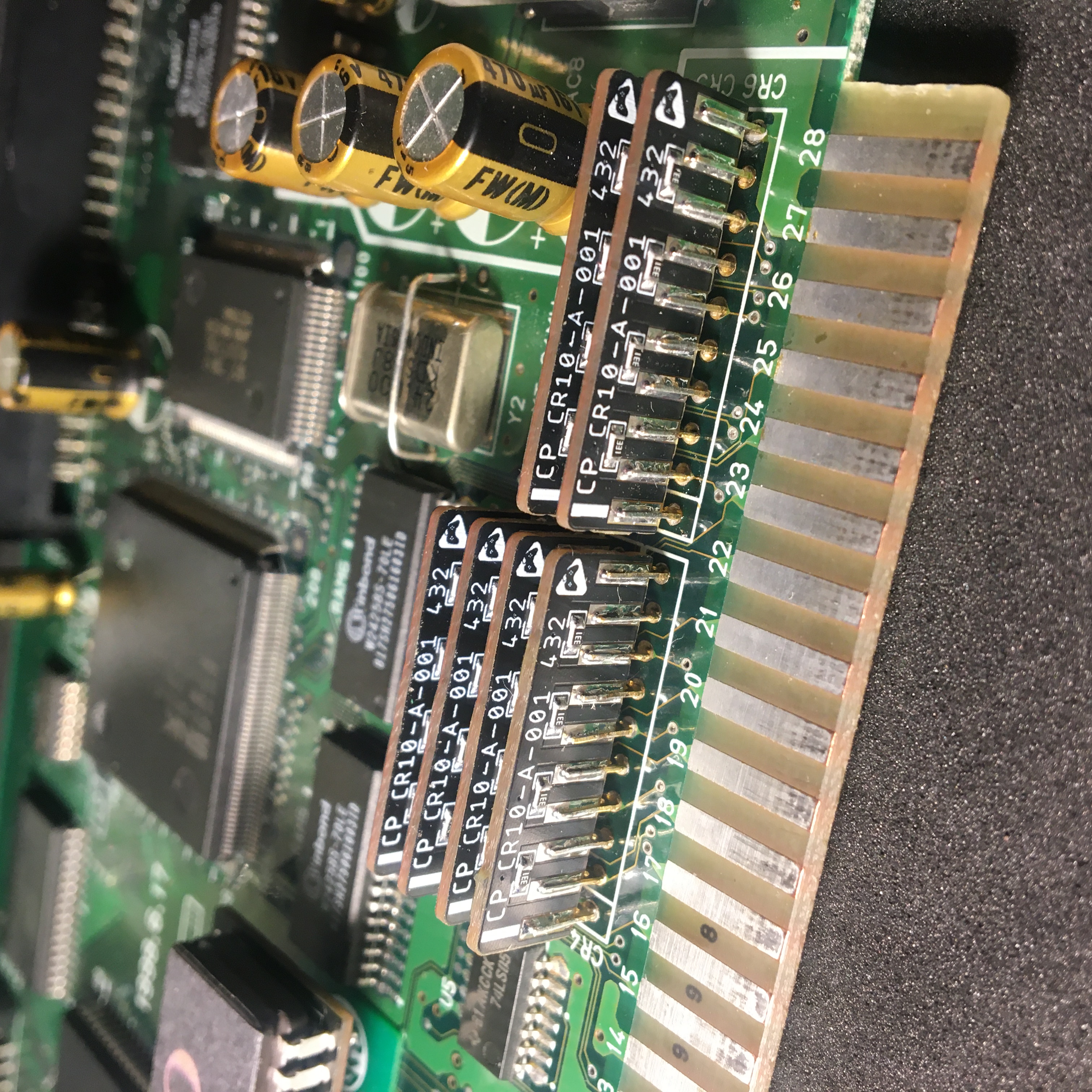 Modules CP_CR10 installés sur carte mère Neo-Geo